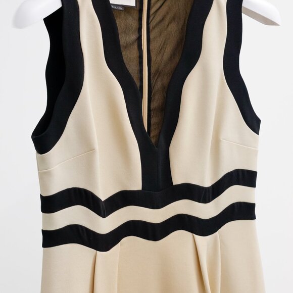 *SOLD* Gucci Black and Ivory Stretch Mini Dress - Picture 3 of 12